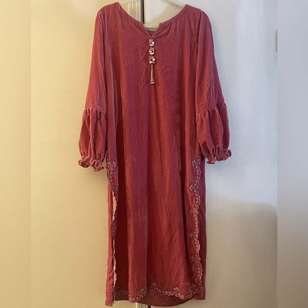 Pakistani Cutwork Velvet 3pcs Trouser kameez and duppta